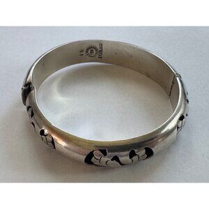 Size 7 Unbranded Sterling Silver Slide Closure Bangle Bracelet w/ Floral Design